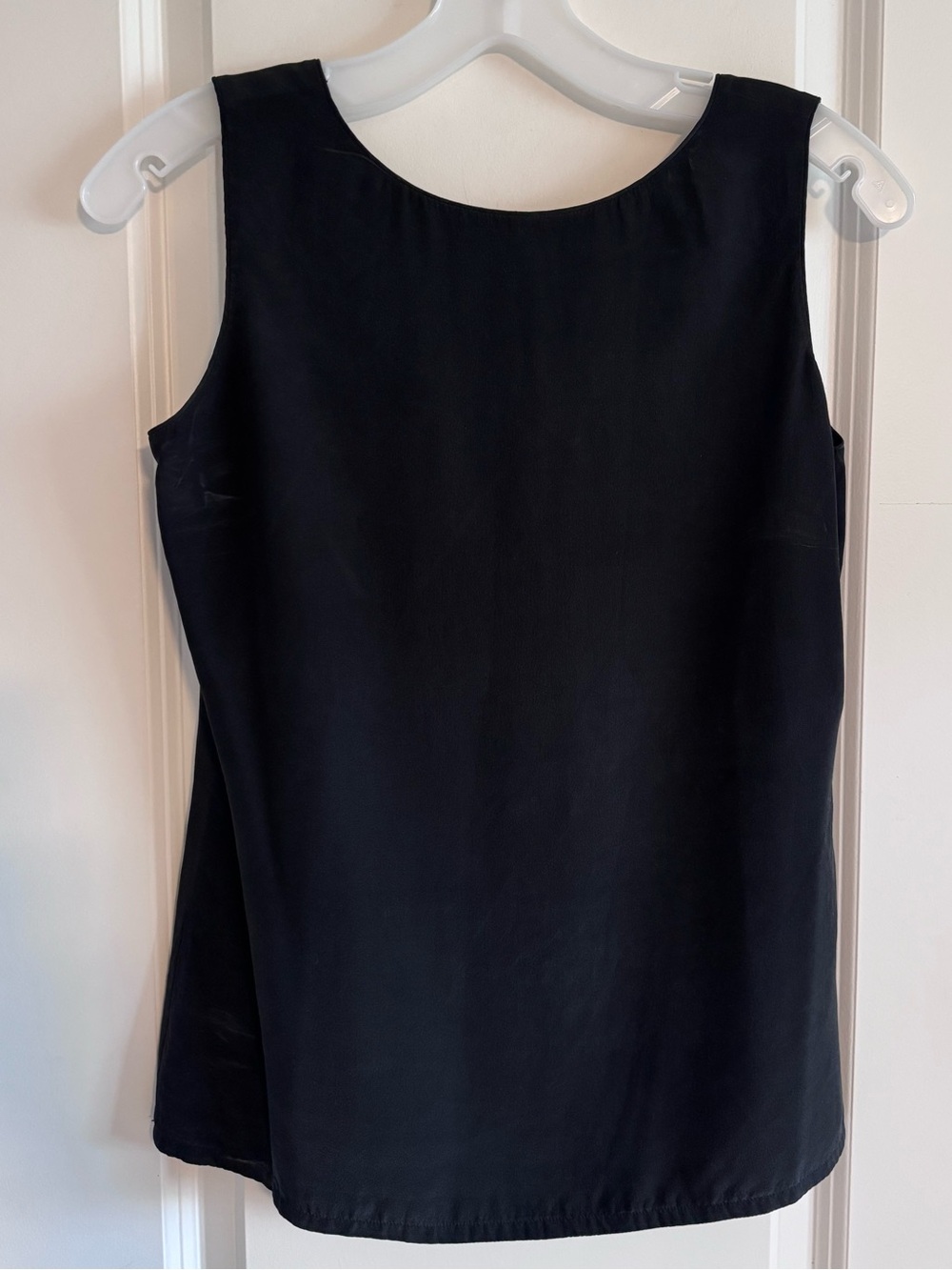 Dana Buchman 90s VINTAGE 100% silk sleeveless shell-Corporate chic